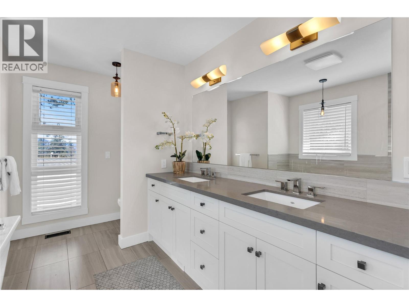 488 Sheila Crescent