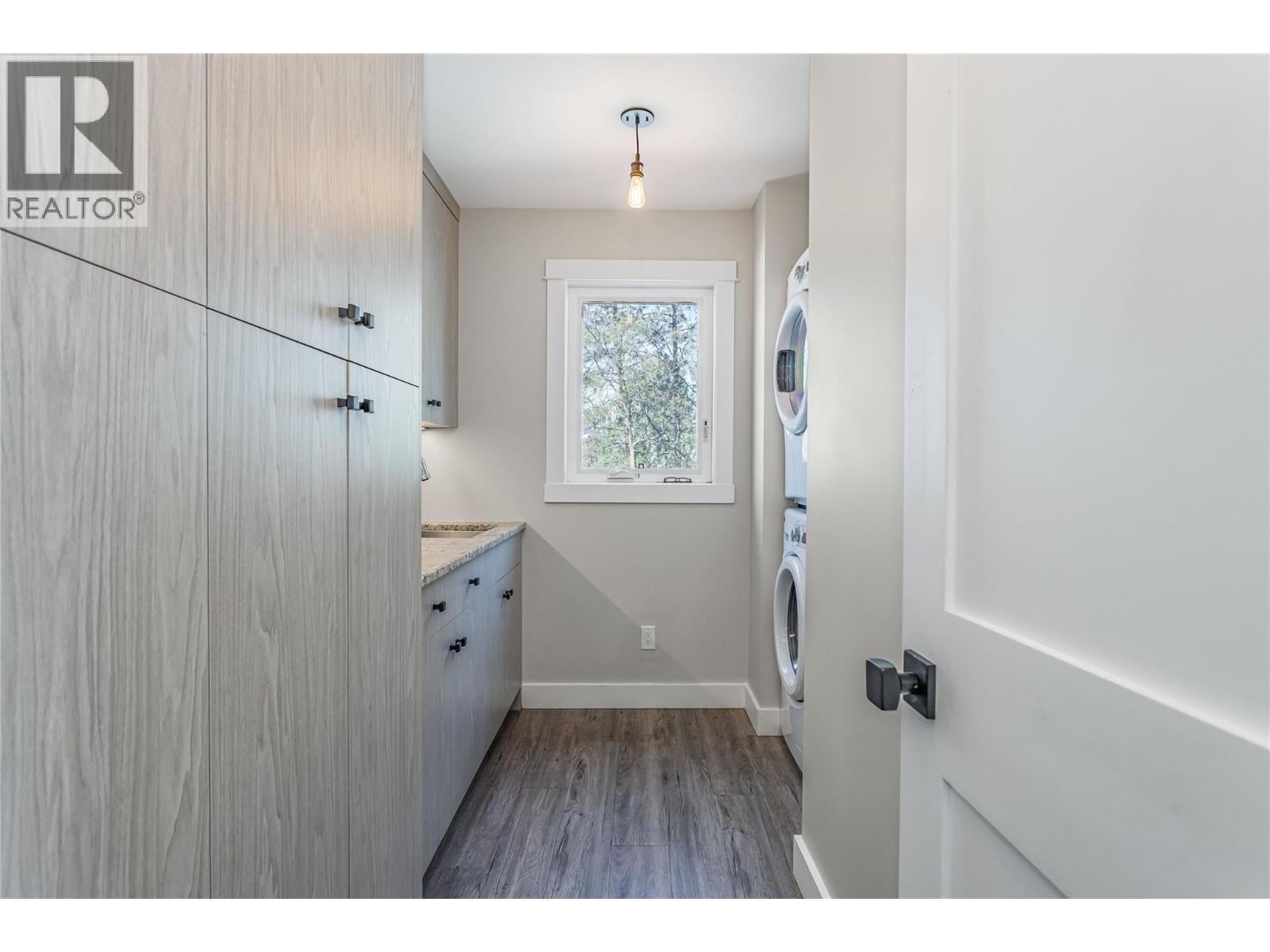 488 Sheila Crescent