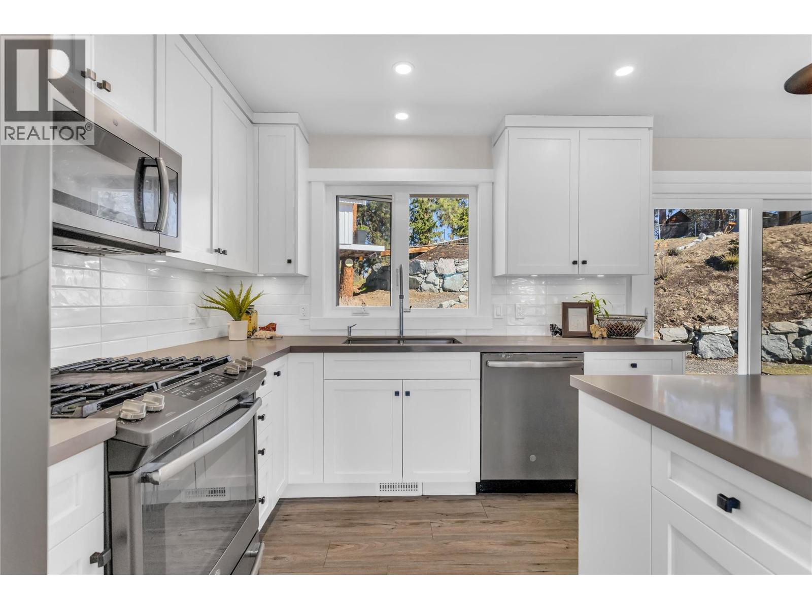 488 Sheila Crescent