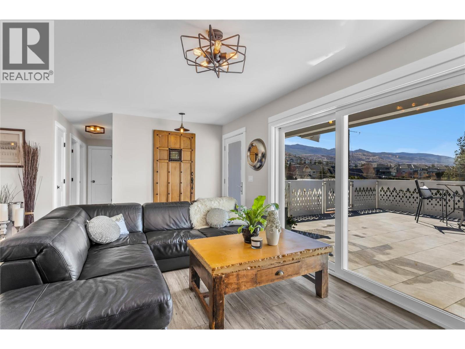 488 Sheila Crescent