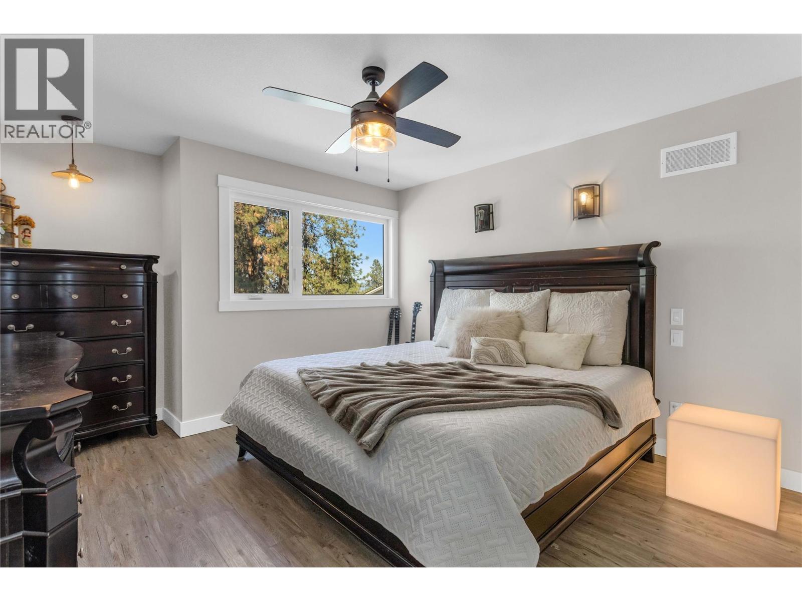 488 Sheila Crescent