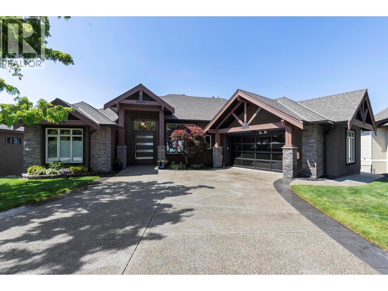 722 Kuipers Crescent