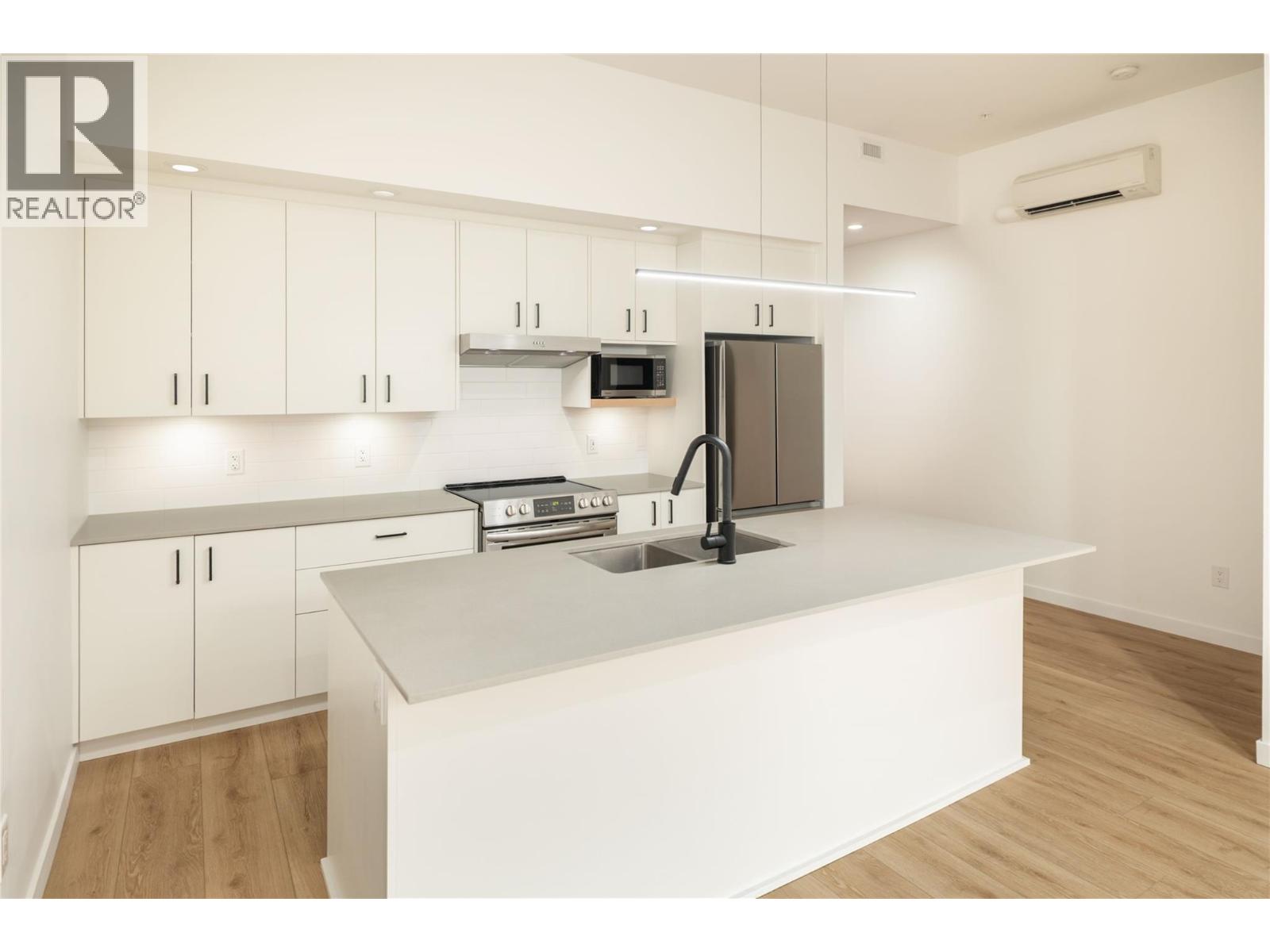 660 Cawston Avenue Unit# 105