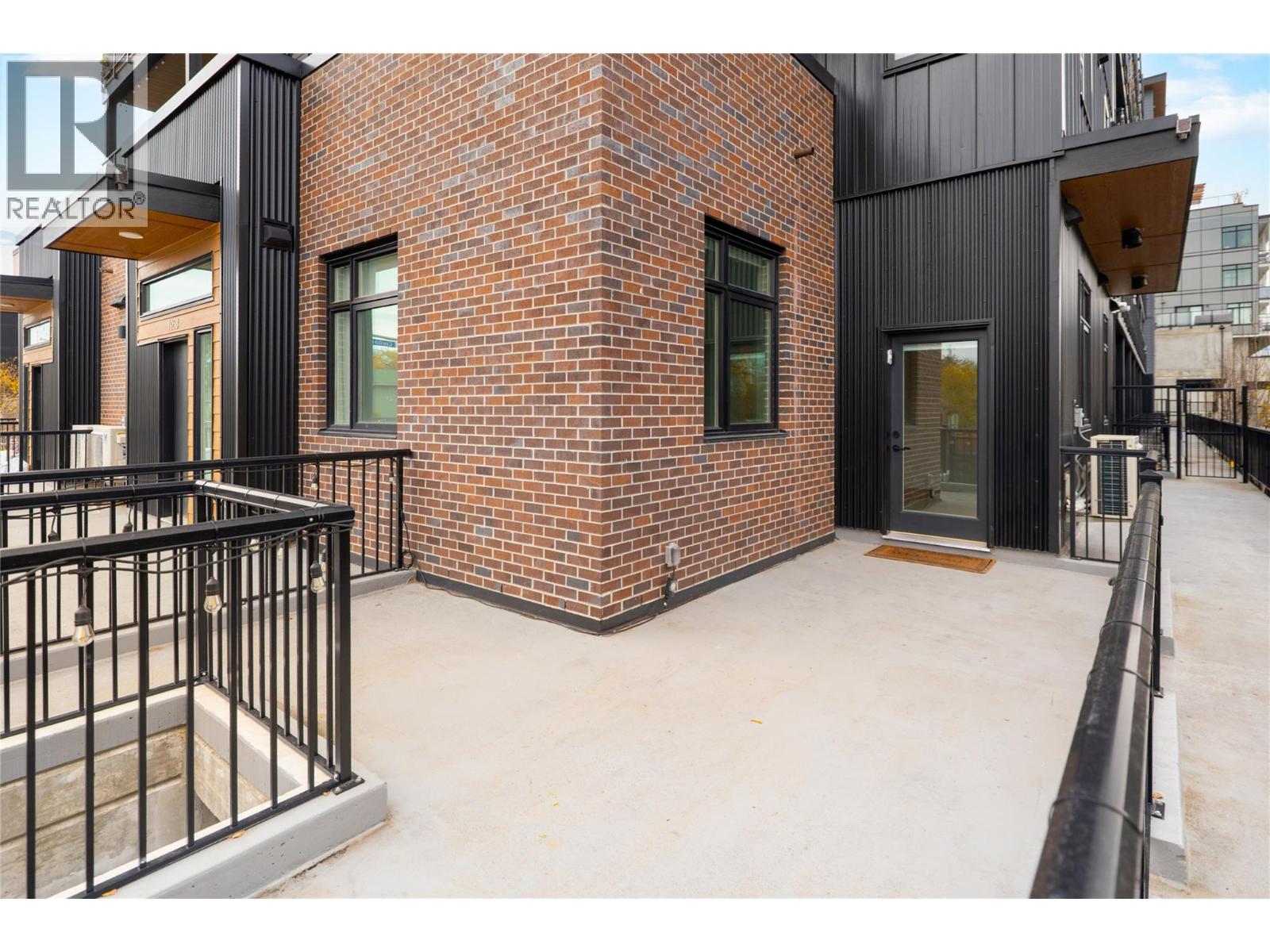 660 Cawston Avenue Unit# 105