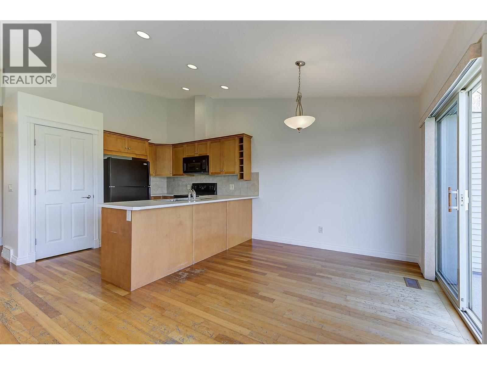 245 Snowsell Street Unit# 118