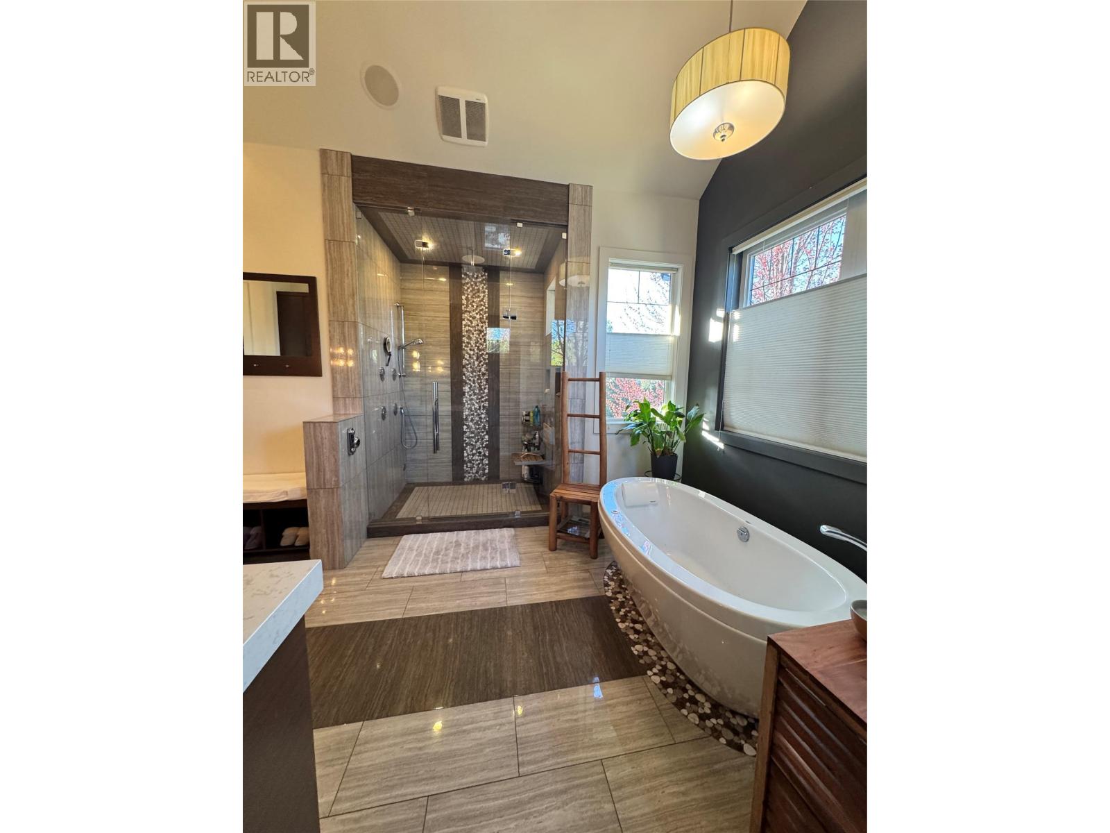 3990 Fairwinds Court