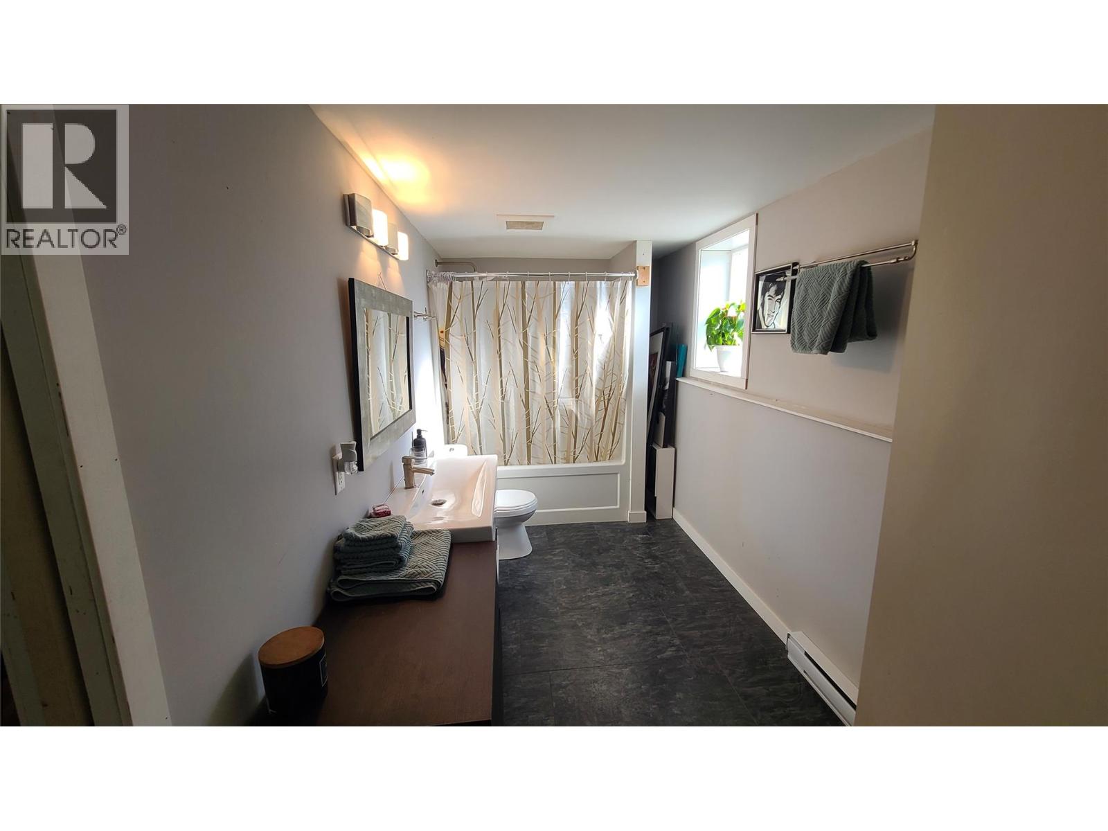 2670 GLENMORE RD Road