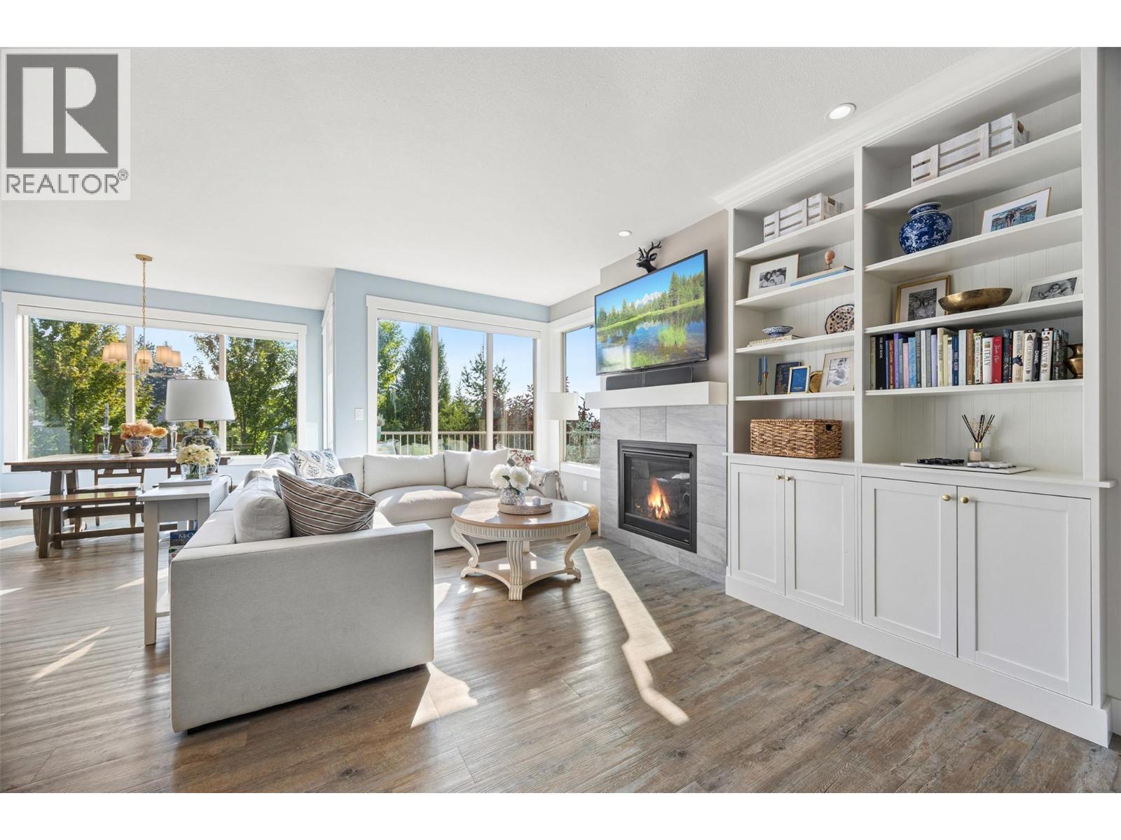 2371 Paramount Drive