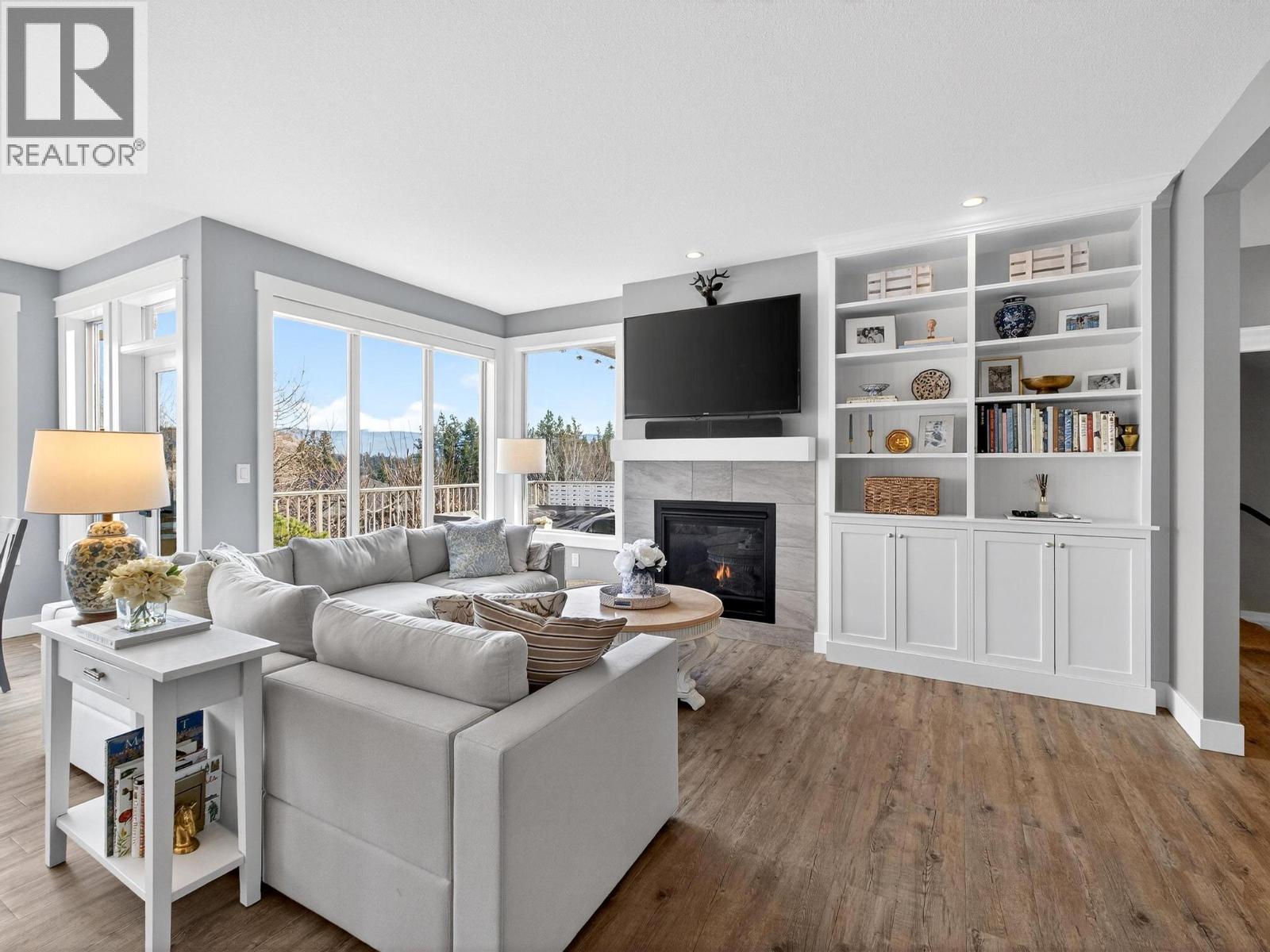 2371 Paramount Drive