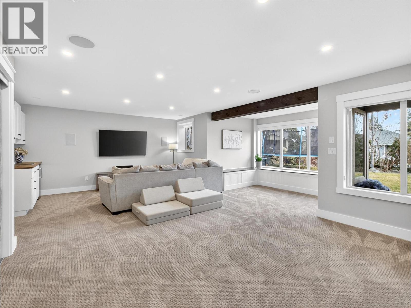 2371 Paramount Drive