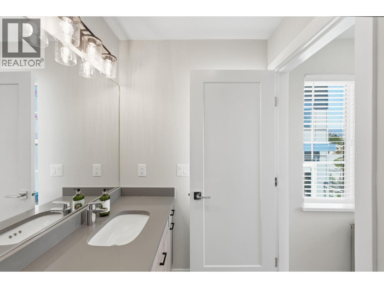 4025 Gellatly Road S Unit# 140