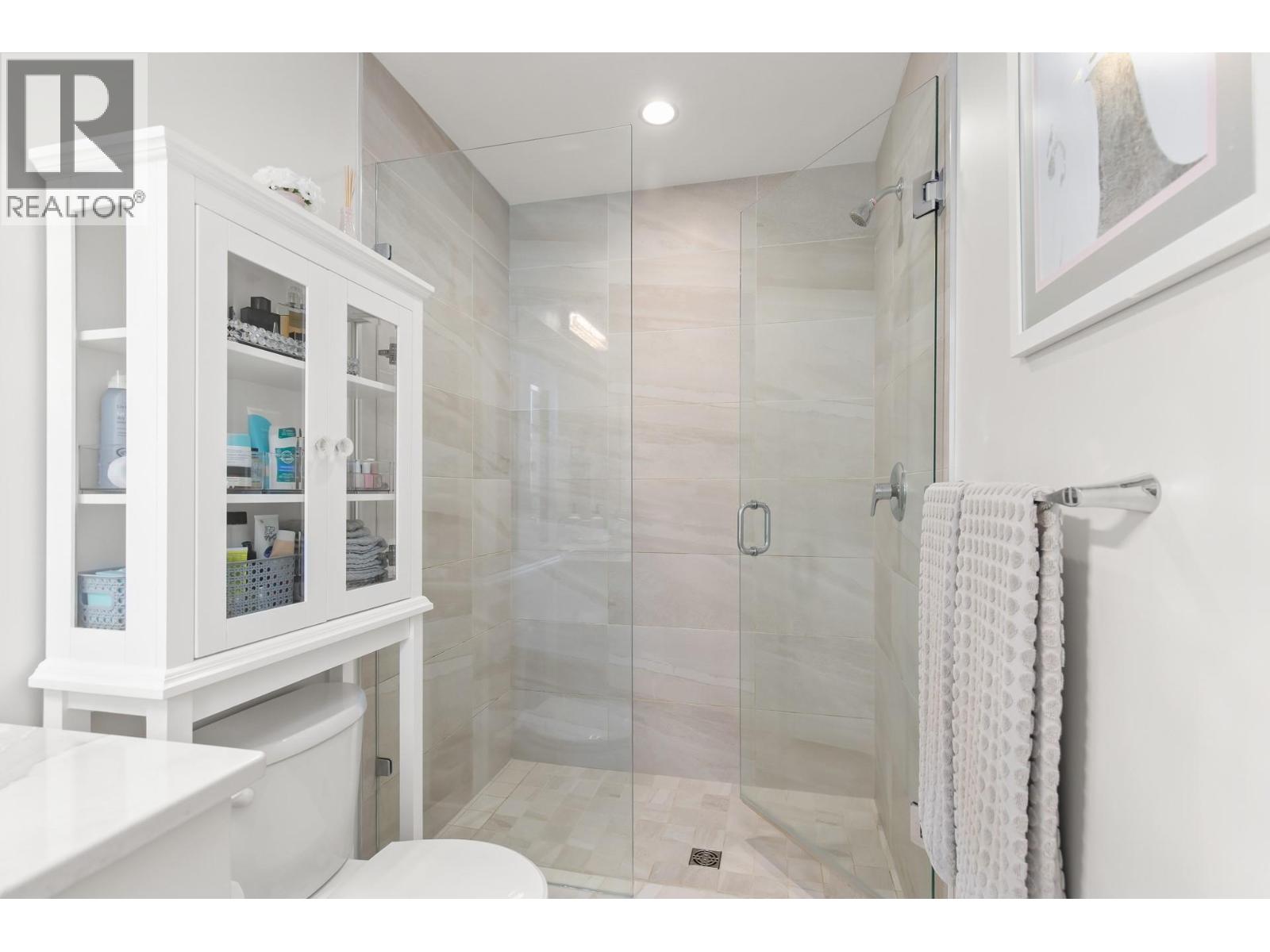 2612 Paramount Drive