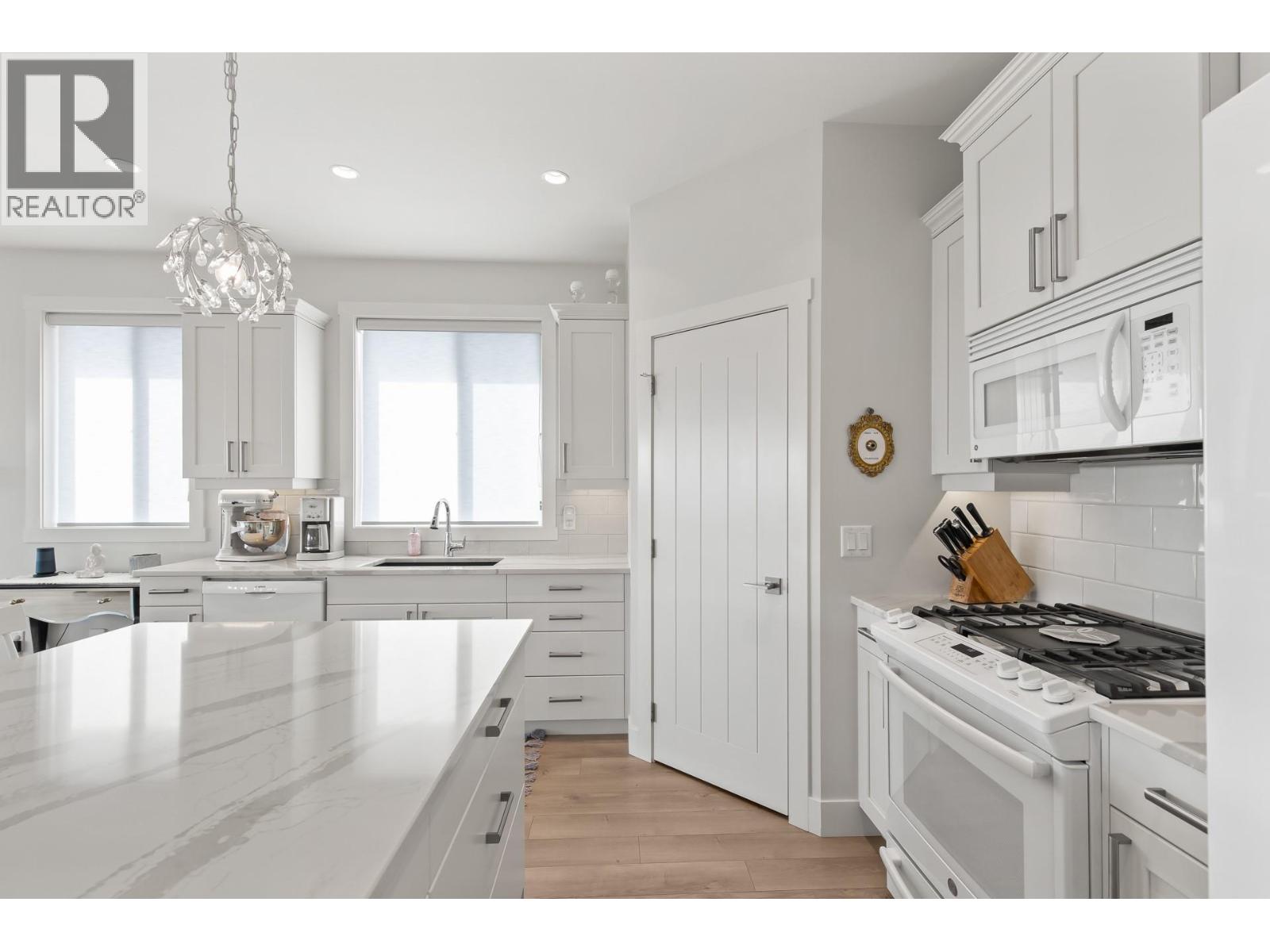 2612 Paramount Drive