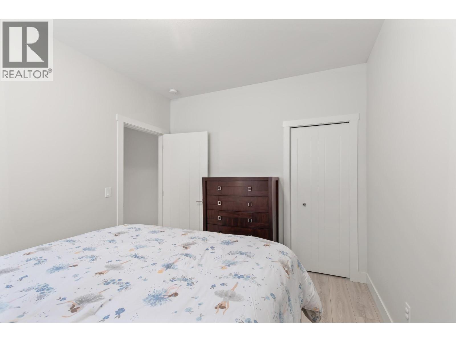 2612 Paramount Drive