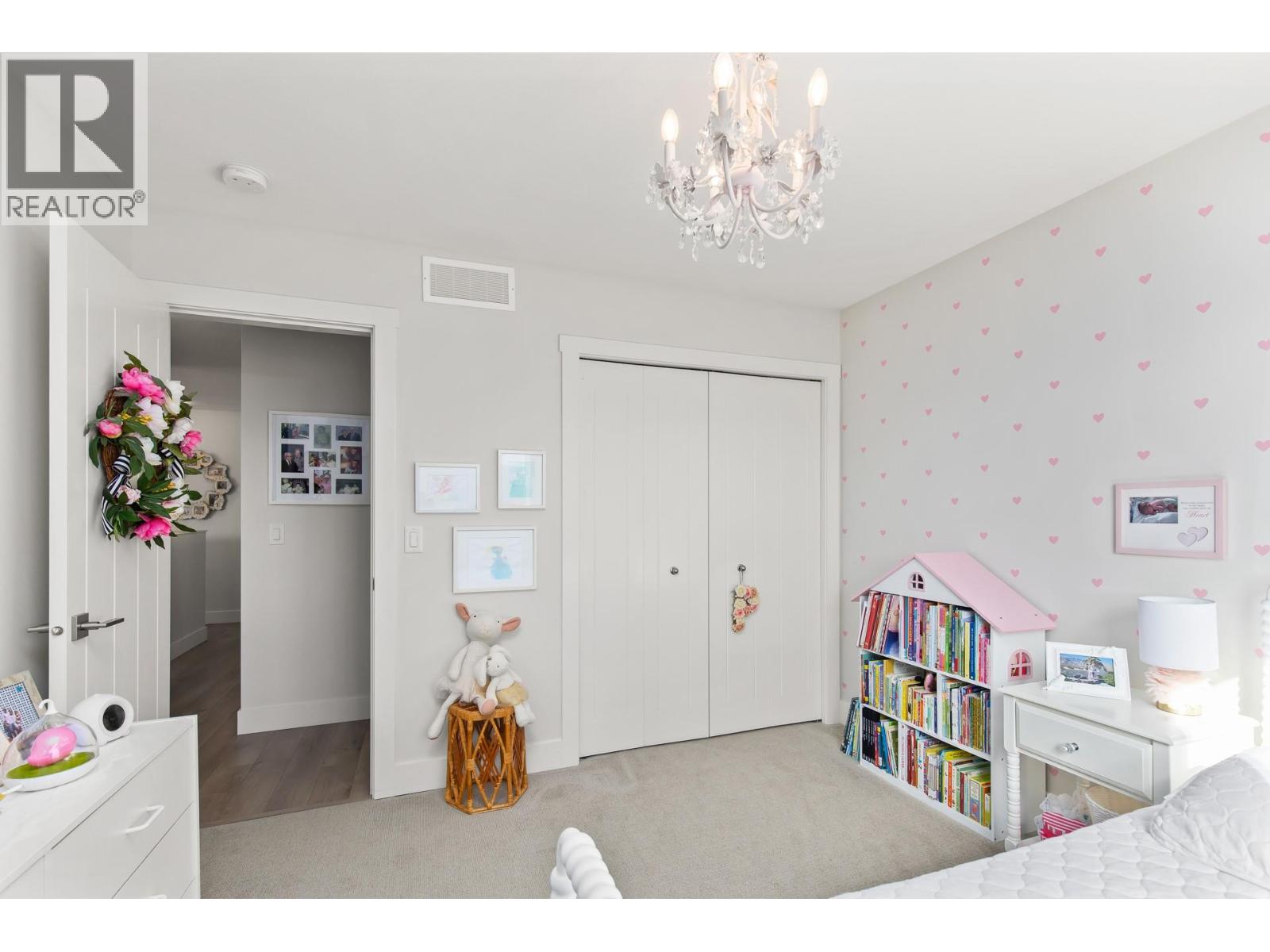 2612 Paramount Drive