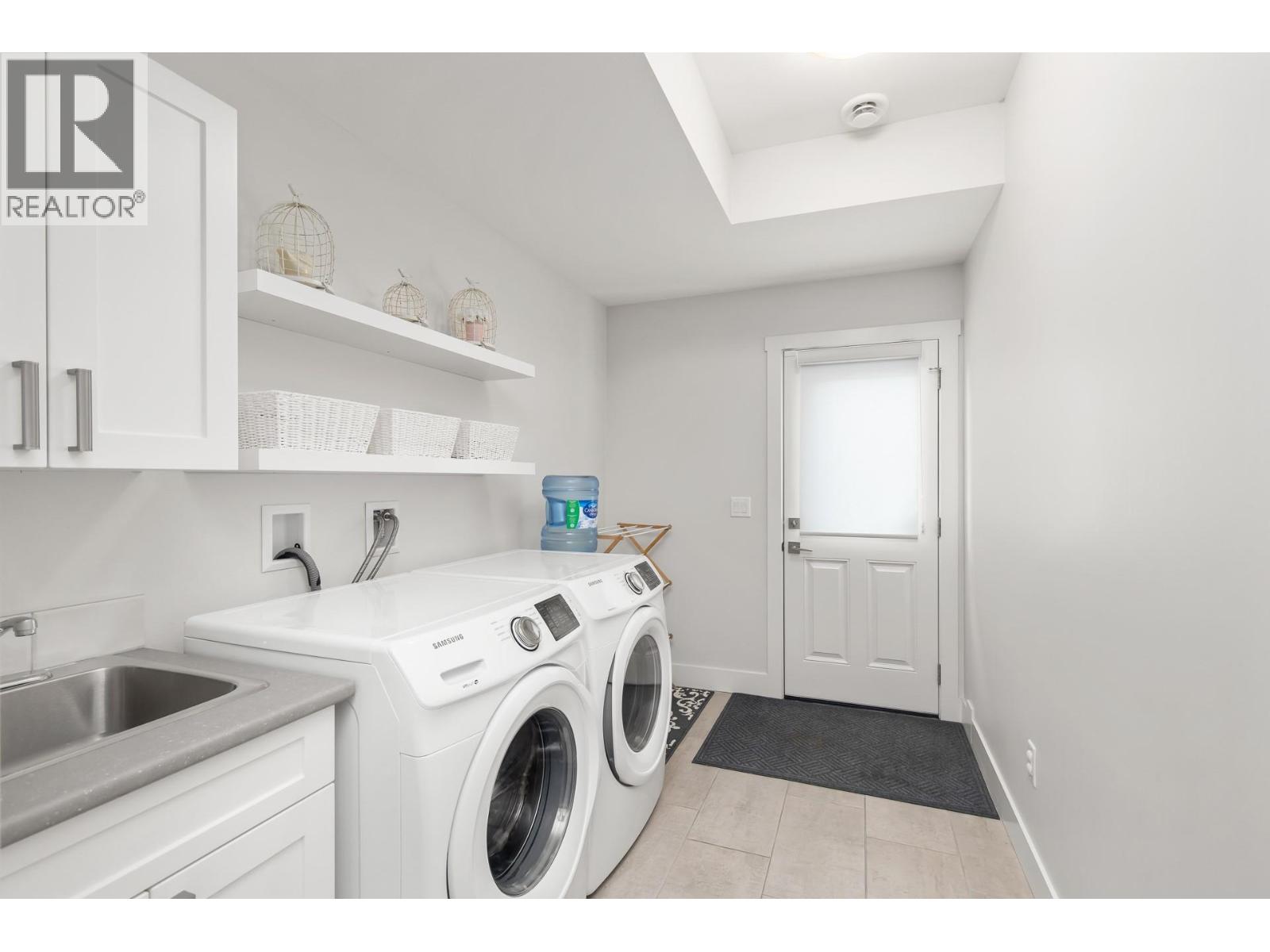2612 Paramount Drive