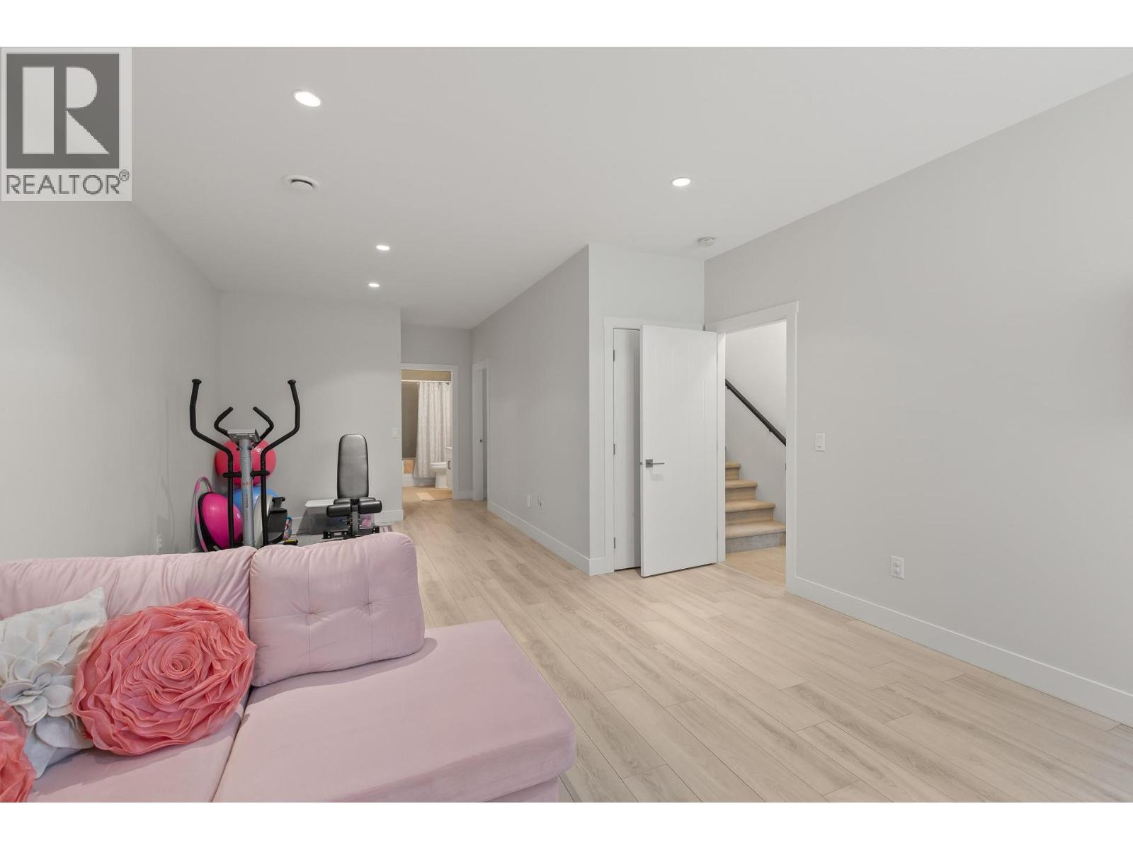 2612 Paramount Drive