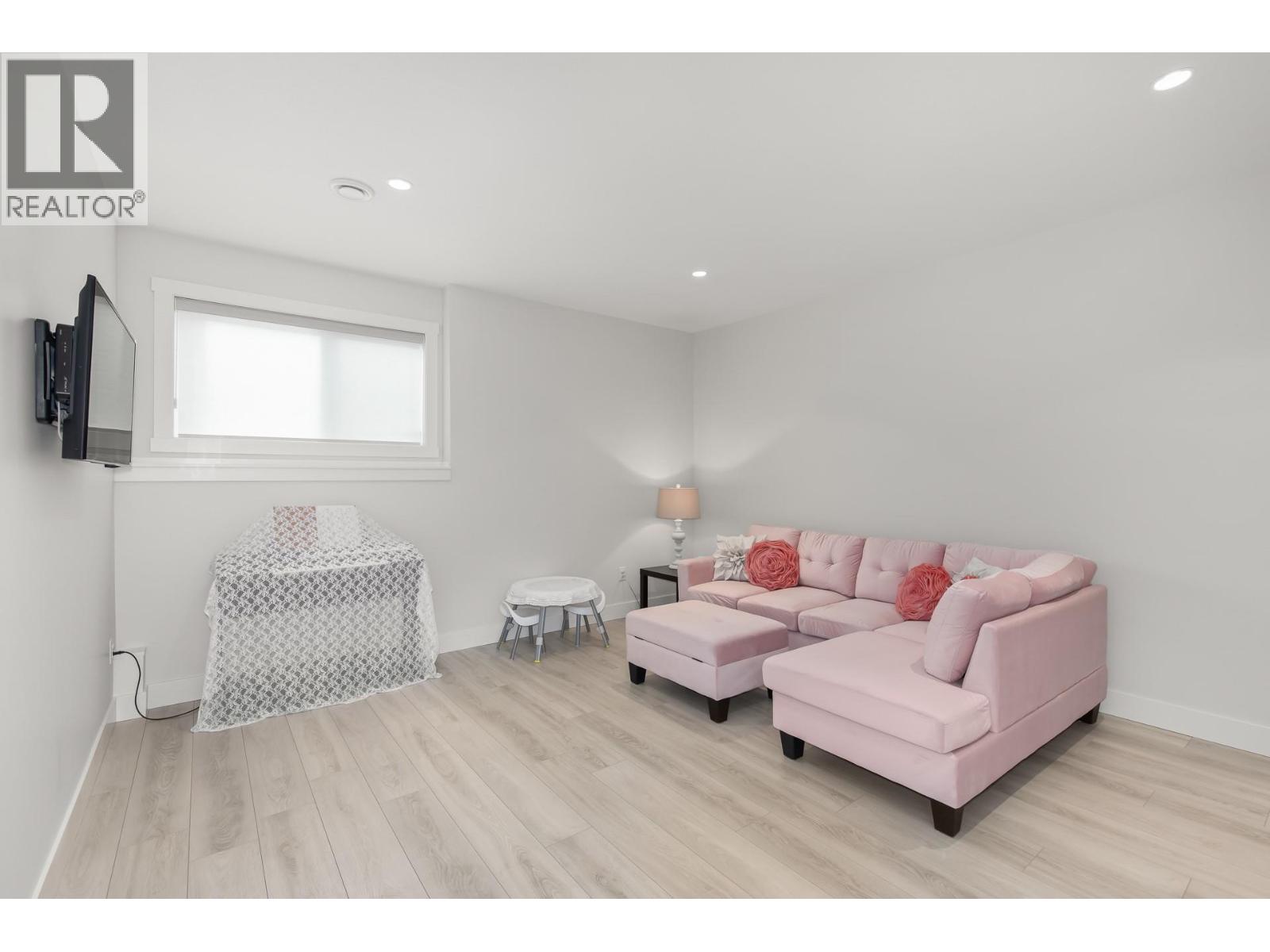 2612 Paramount Drive