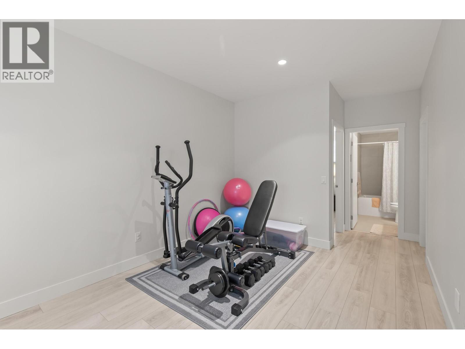 2612 Paramount Drive