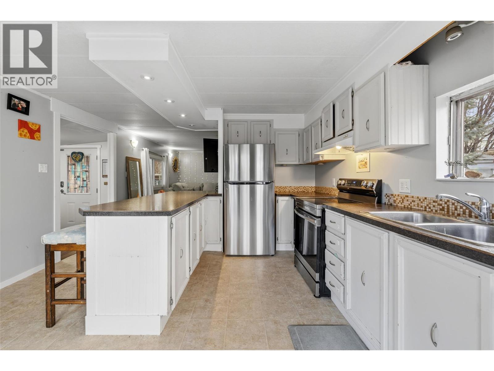 2065 Boucherie Road Unit# 18