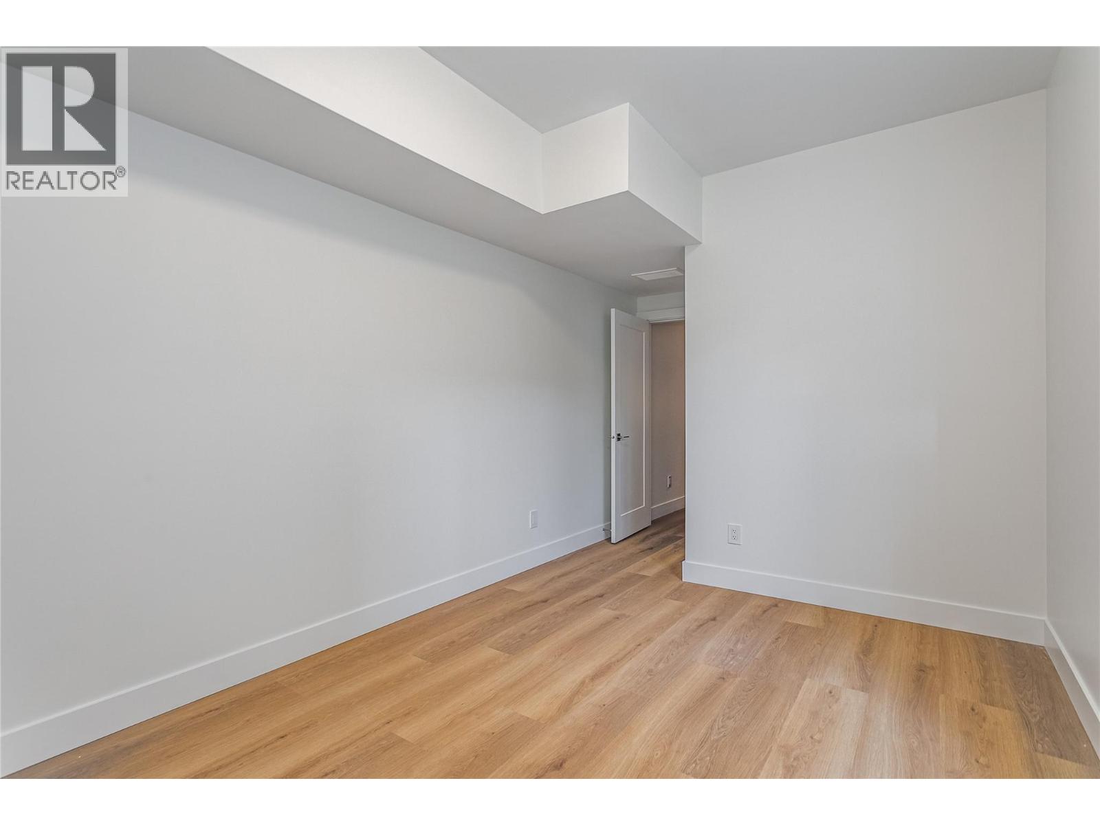 1008 Bull Crescent
