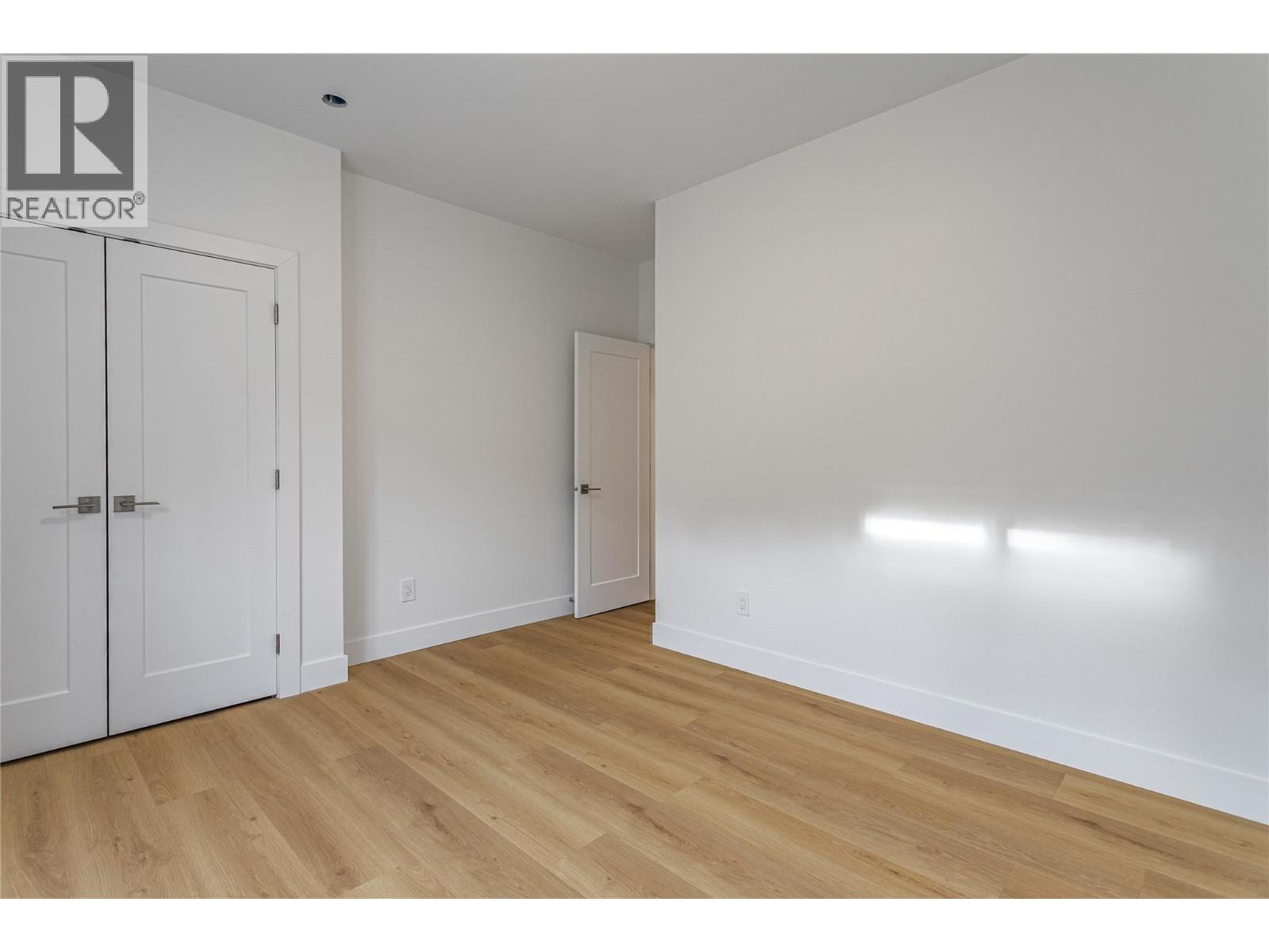 1008 Bull Crescent