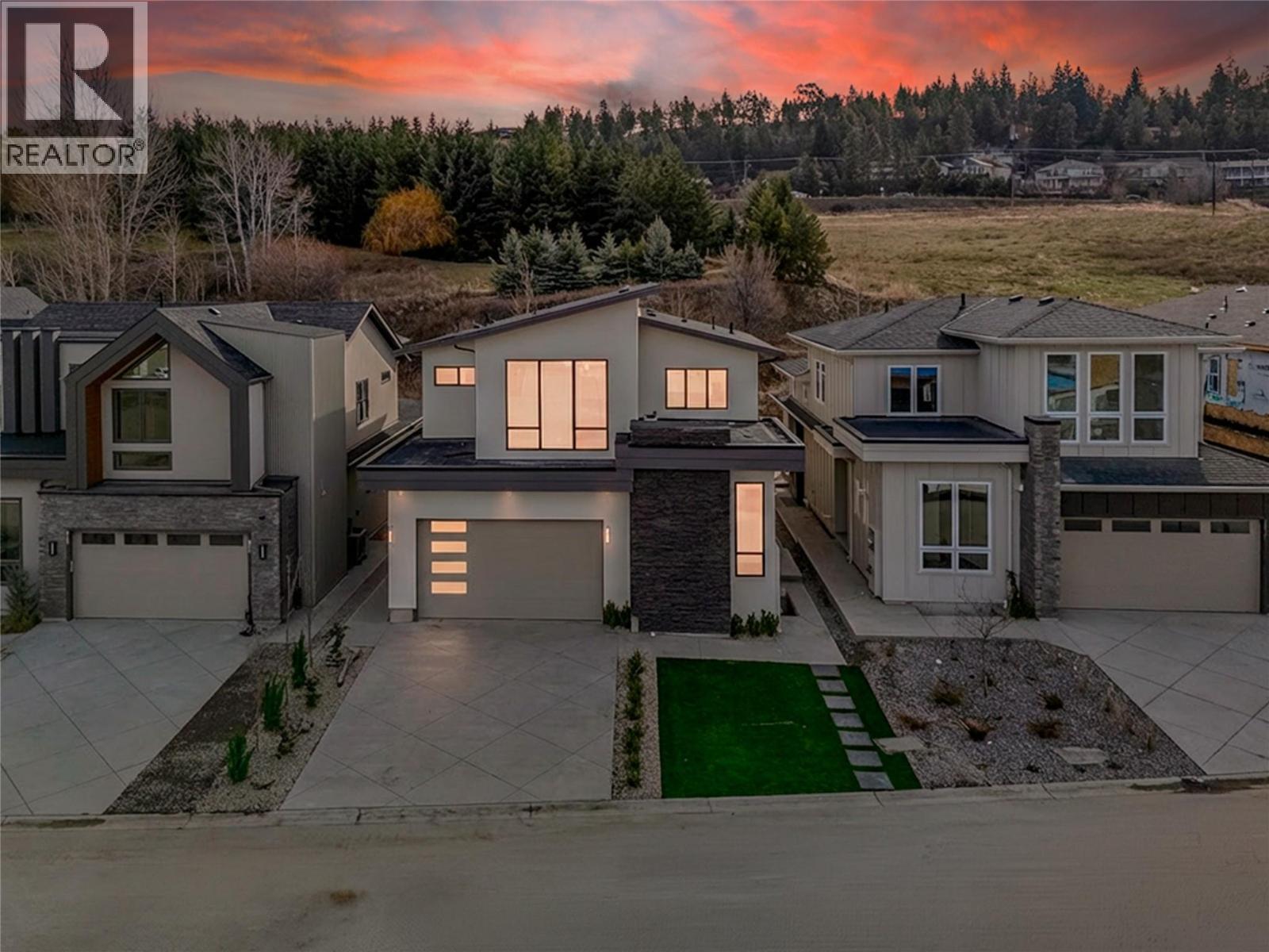 1008 Bull Crescent