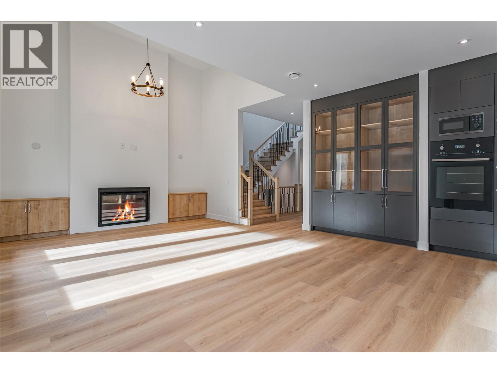 1008 Bull Crescent