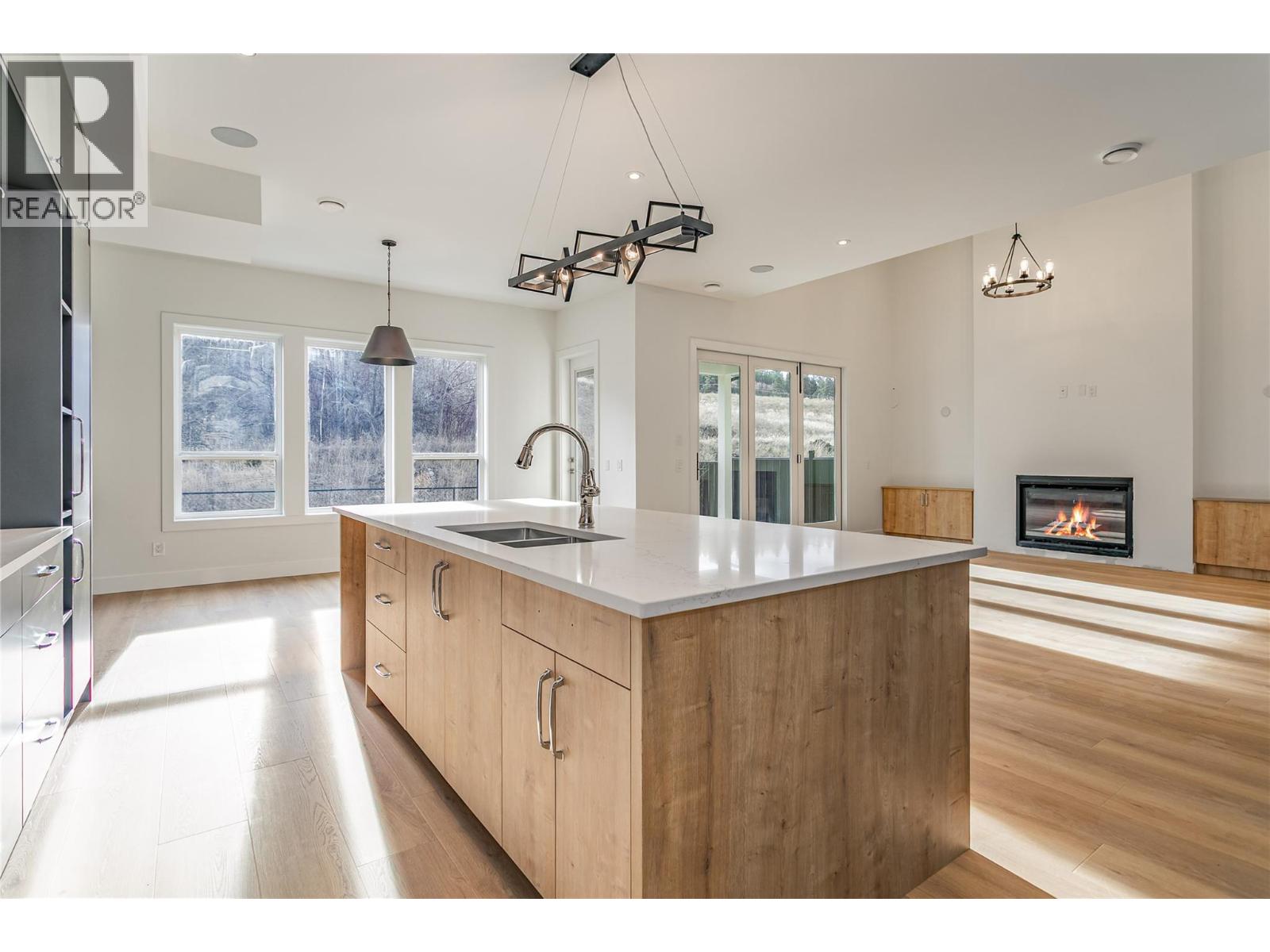 1008 Bull Crescent