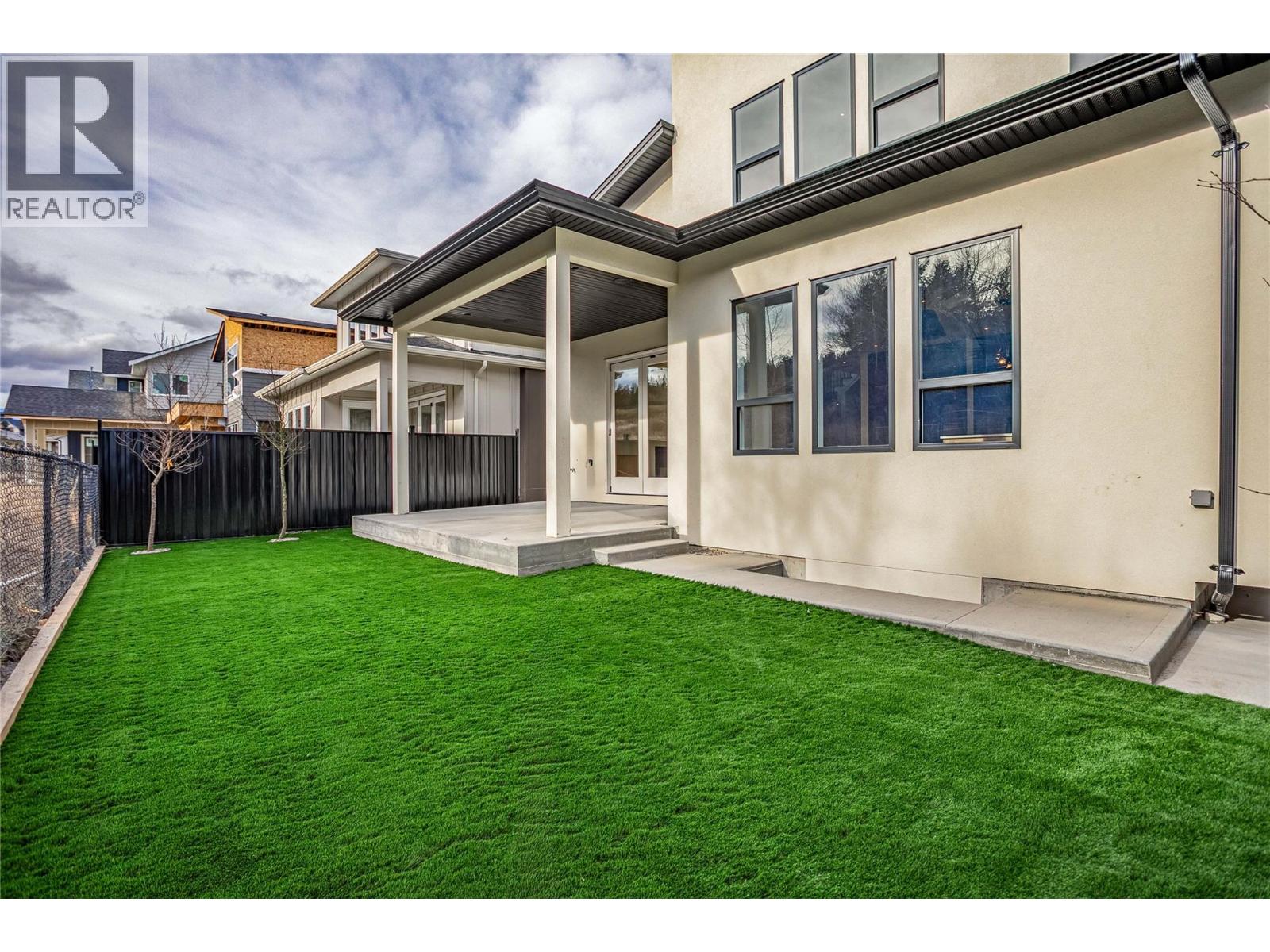 1008 Bull Crescent