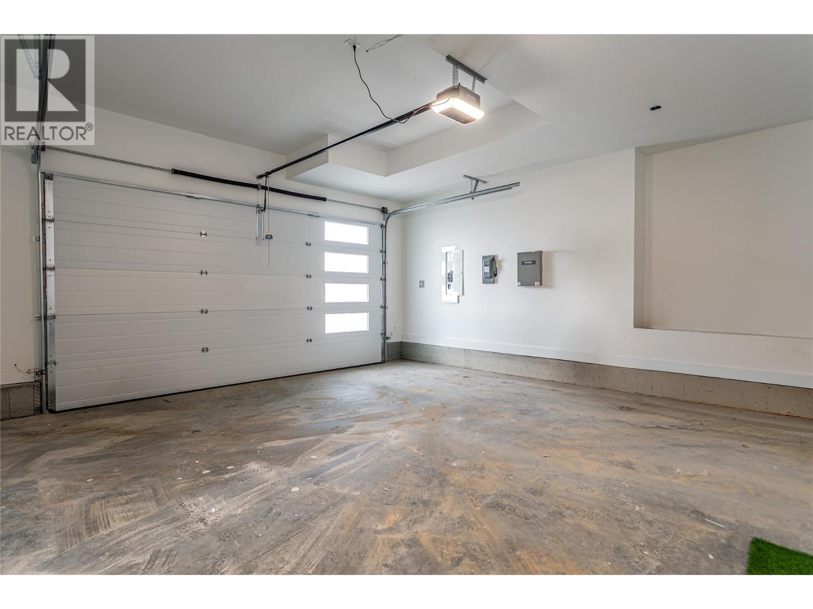 1008 Bull Crescent