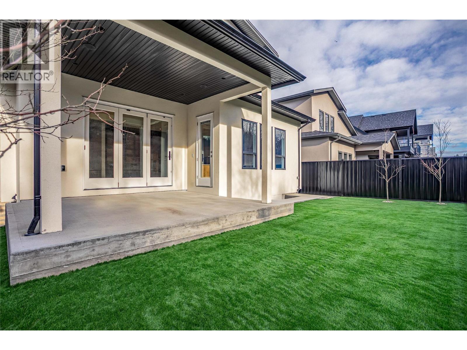 1008 Bull Crescent