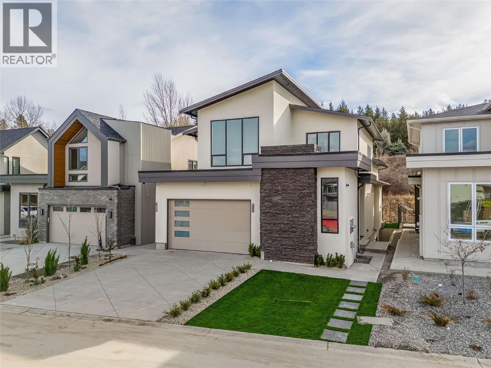 1008 Bull Crescent