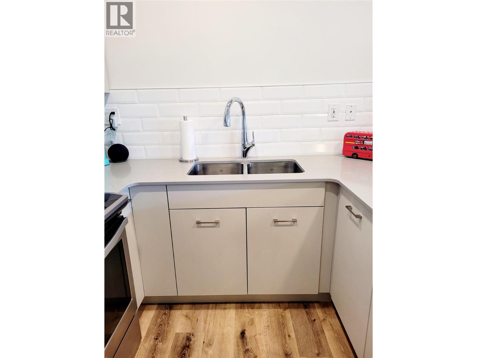 722 Valley Road Unit# 322