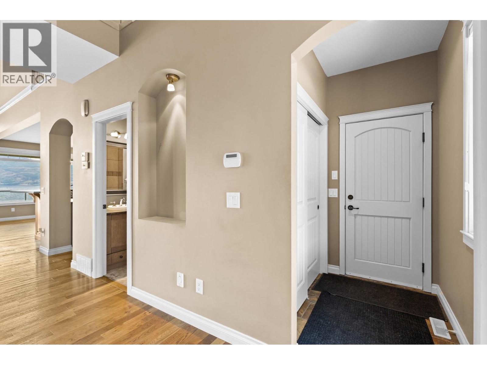 3869 Angus Drive