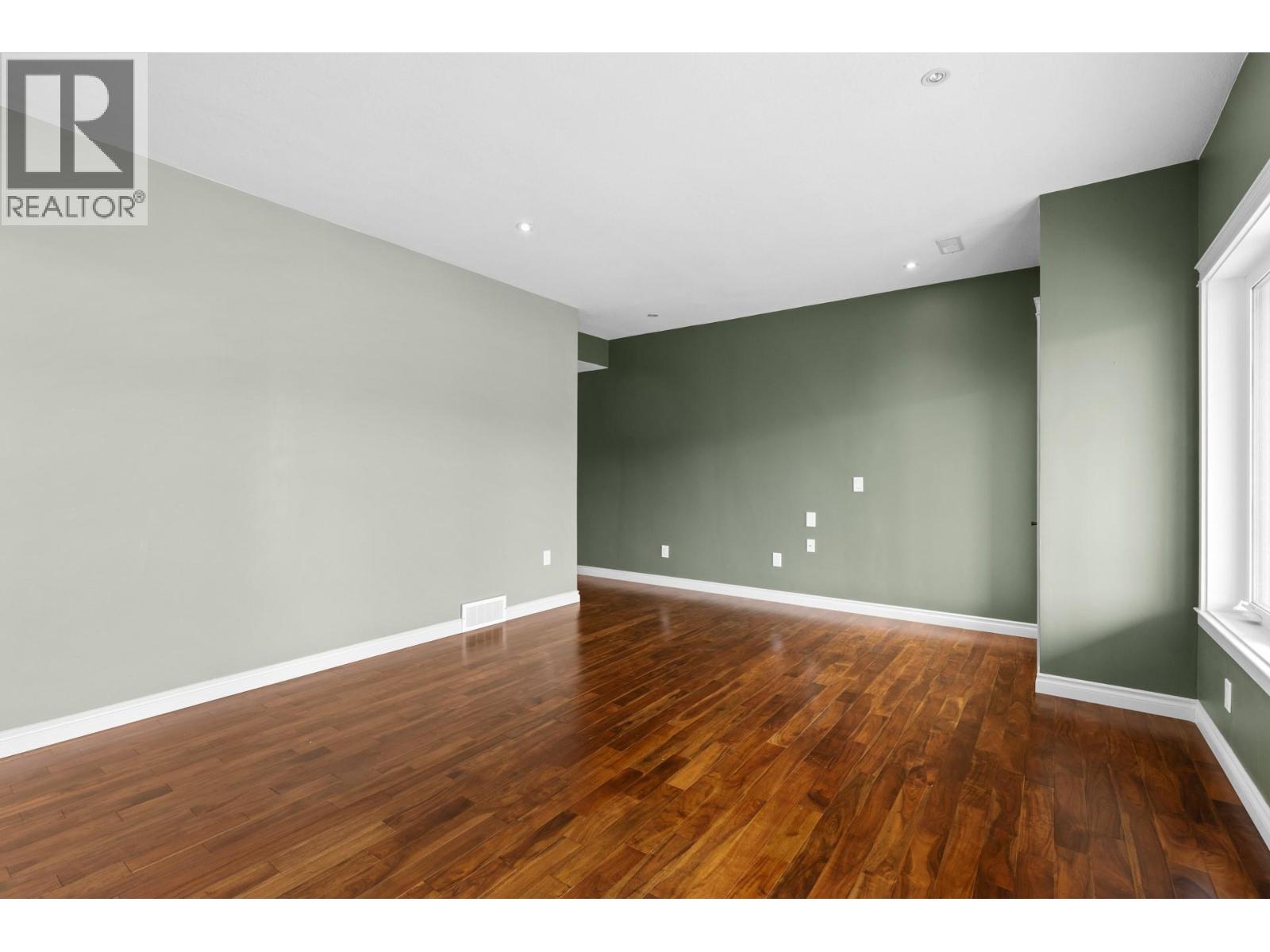 3869 Angus Drive