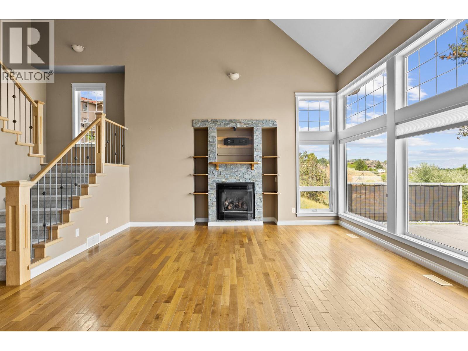 3869 Angus Drive