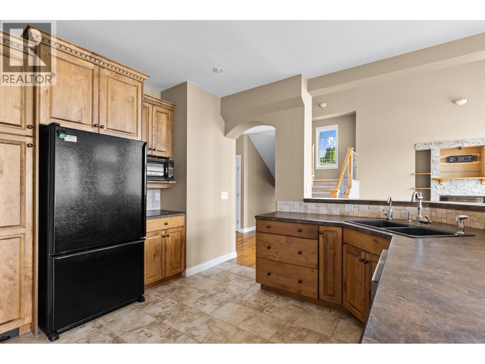 3869 Angus Drive