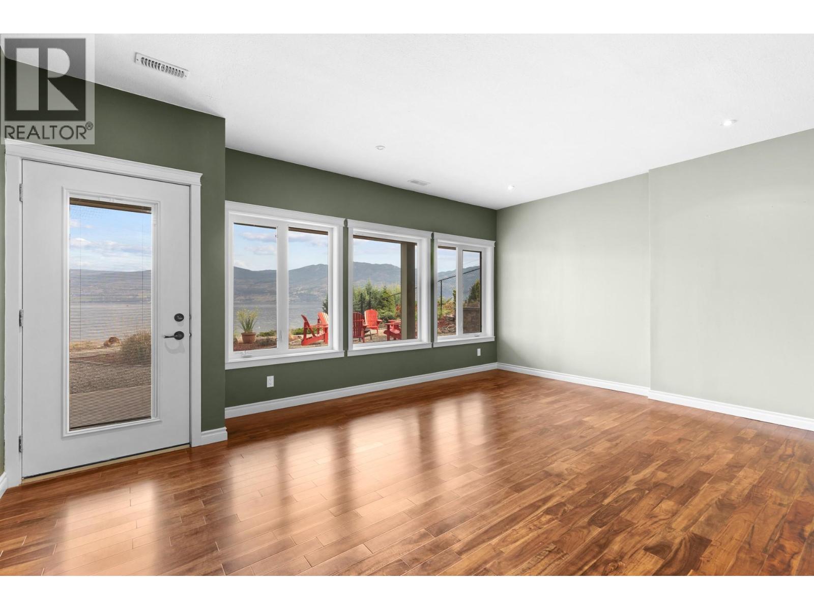 3869 Angus Drive