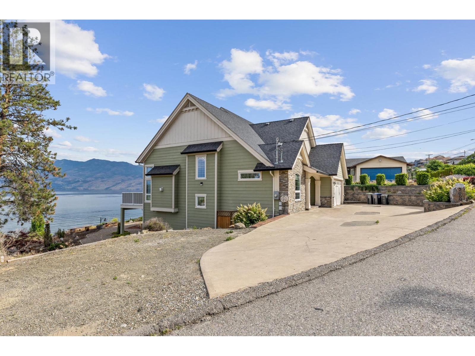 3869 Angus Drive