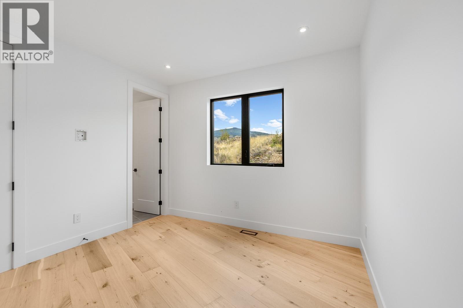 1122 Pearcy Court