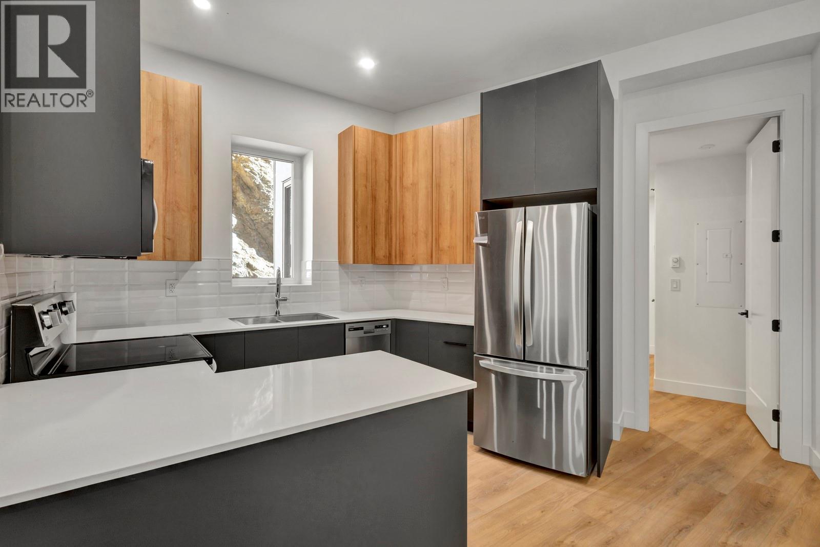 1122 Pearcy Court