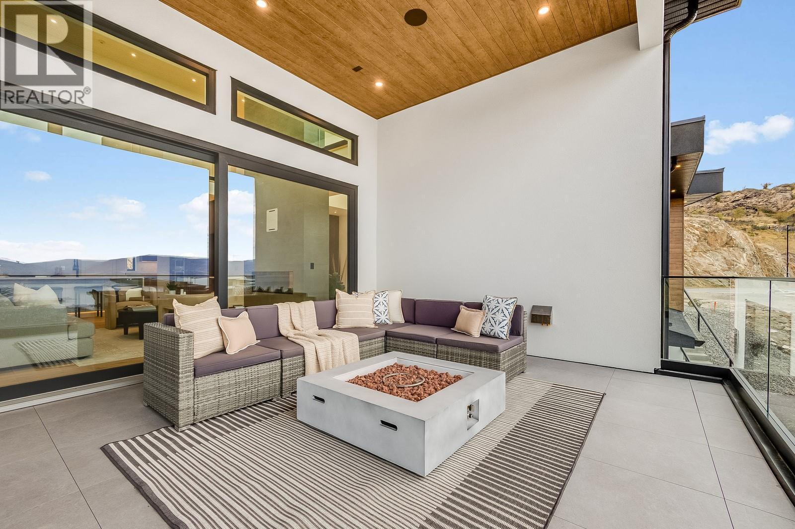 1122 Pearcy Court