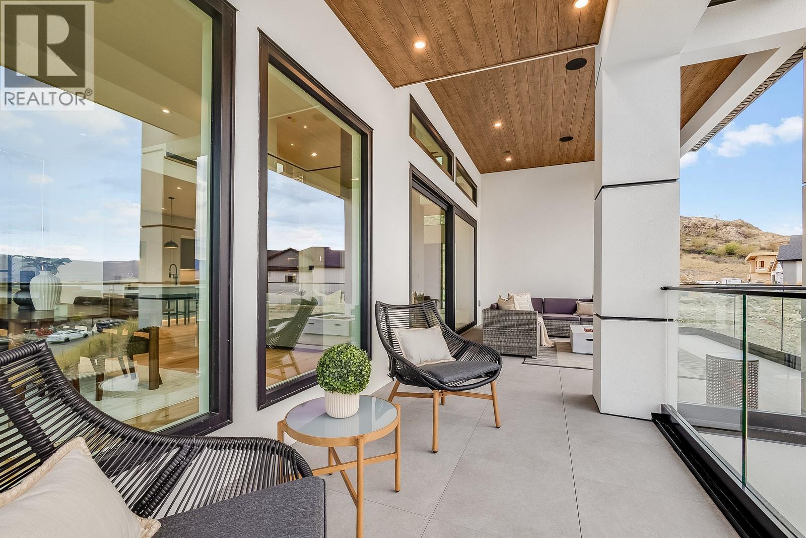 1122 Pearcy Court