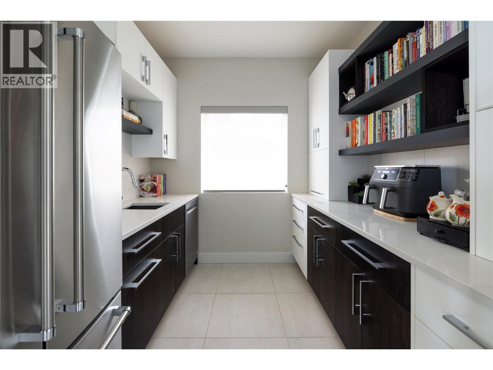 5650 The Edge Place Unit# 111