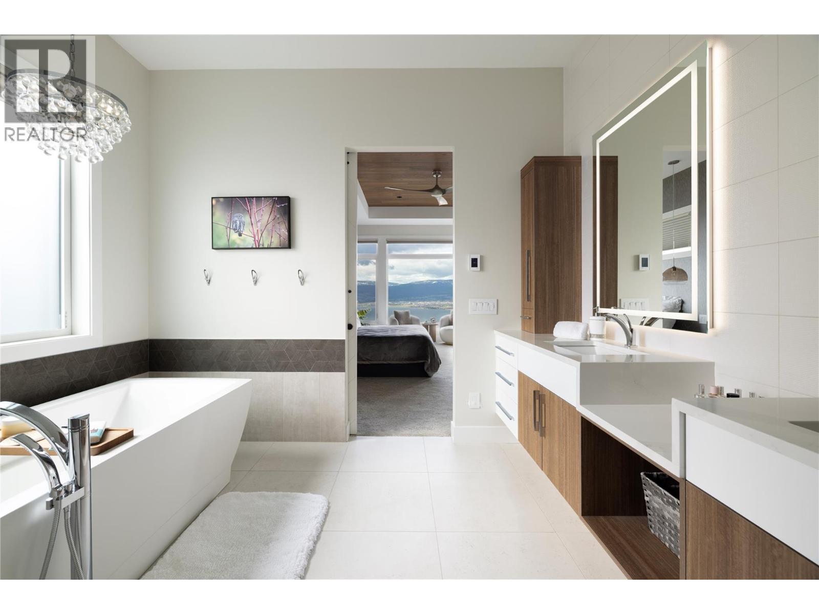 5650 The Edge Place Unit# 111
