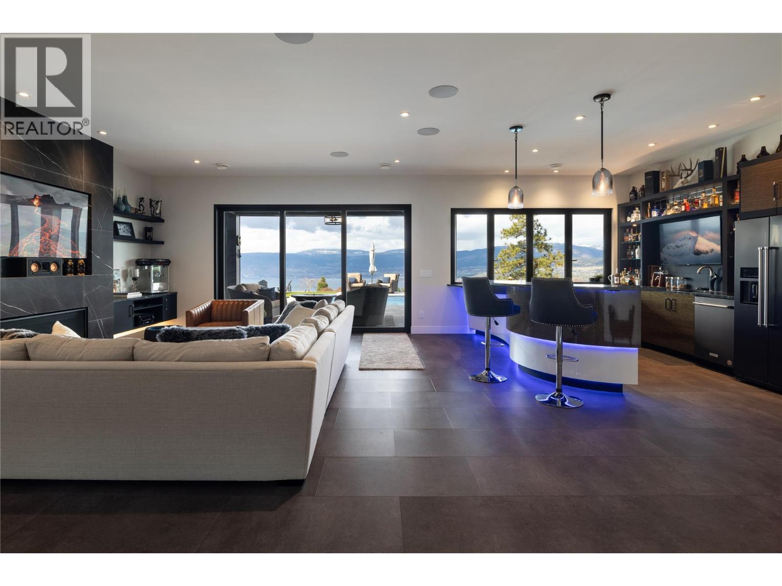 5650 The Edge Place Unit# 111