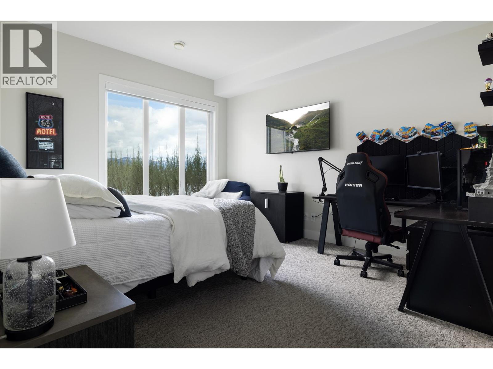 5650 The Edge Place Unit# 111
