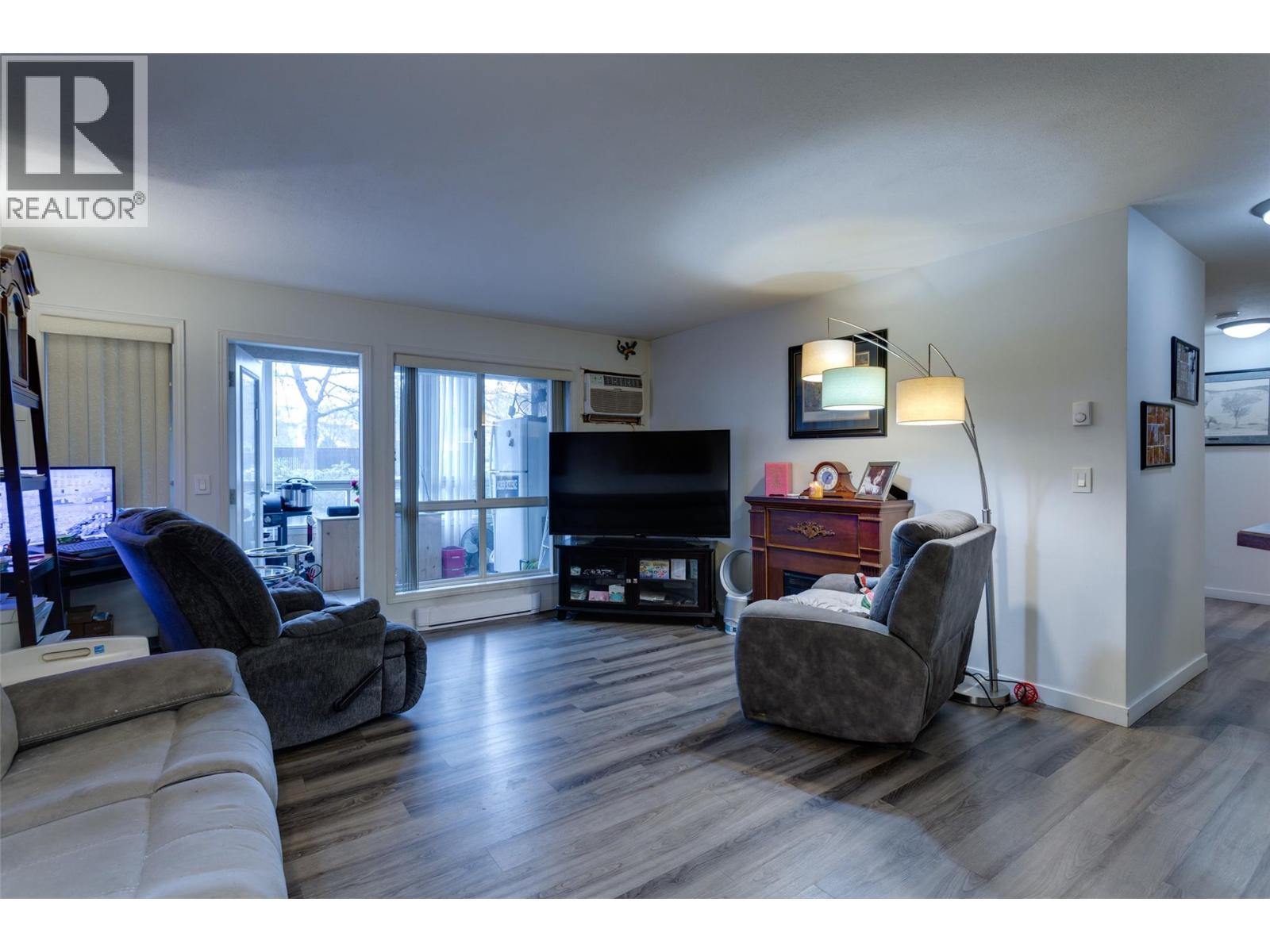 709 Houghton Road Unit# 109