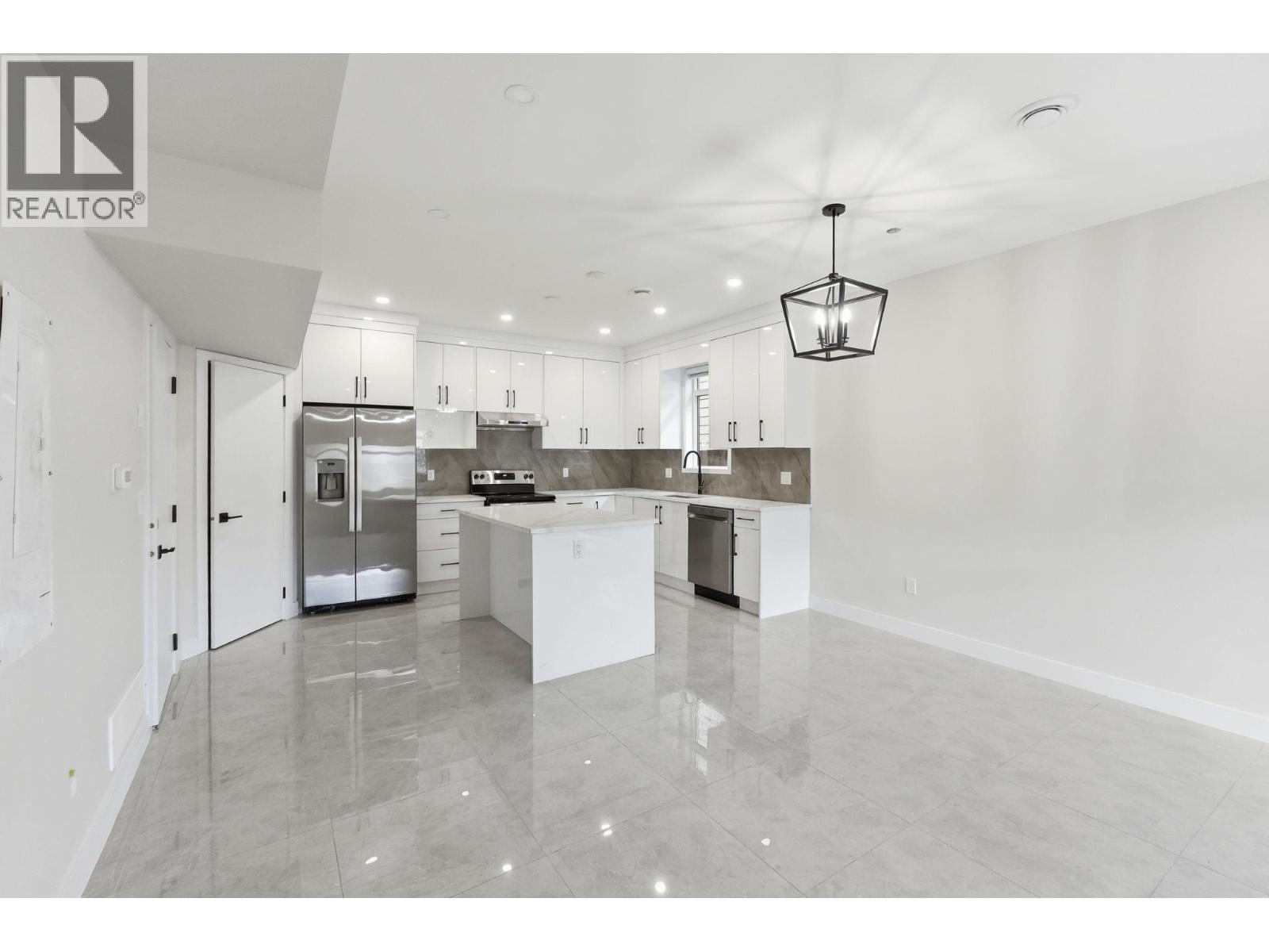 722 Coopland Crescent Unit# 4